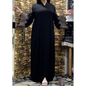 عباية خليجي حرير مع تطريز كمبيوتر الكتف والكم في اطلالة مختلفة ومميزة للغاية مع طرحة 