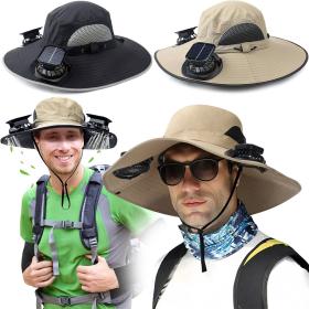 قبعة شمسية بحافة واسعة مزودة بمروحتين للتبريد أثناء الحر.