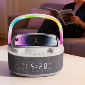 مكبر صوت بلوتوث بإضاءة RGB وشحن لاسلكي 15 واط.